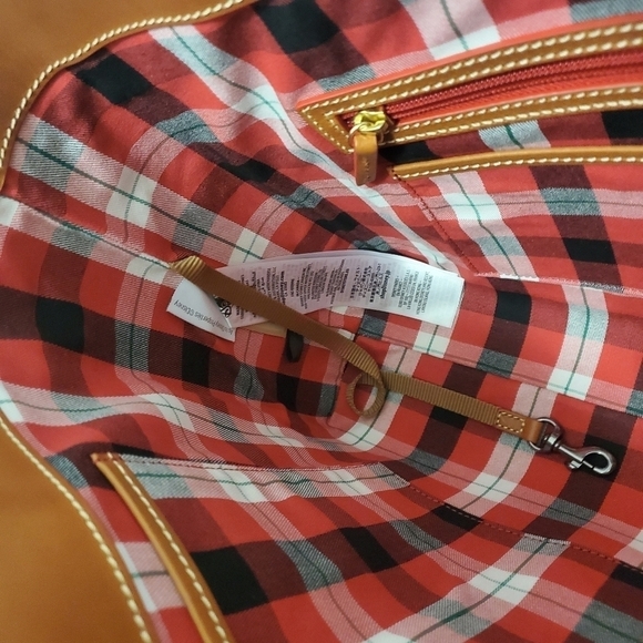 NWT Disney Dooney & Bourke Holiday Mickey Mouse & Friends Tote, Collector's - Picture 5 of 10